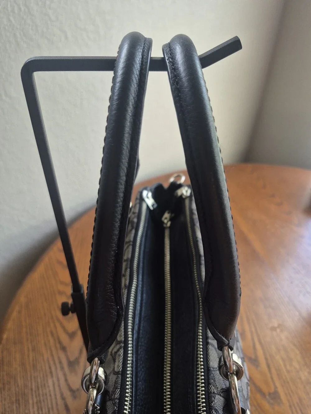 EUC Coach Jacquard Shoulder Bag